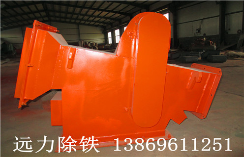 管道永磁除鐵器選用高剩磁的防靜電鑷子做為磁源,使用期長的優點特性